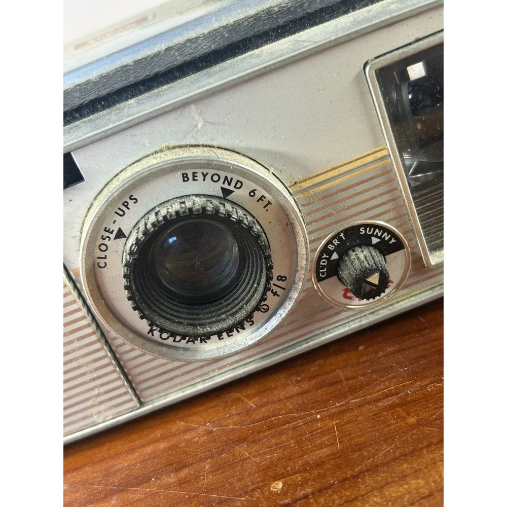 Kodak Brownie Super 27 Vintage Camera‎ - Kodak Lens f/8 - Untested